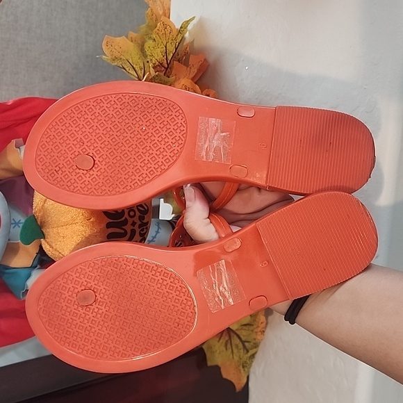 OPEN TO OFFERS Preloved Tory burch sandals - Picture 6 of 8